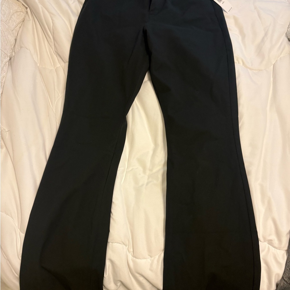 Old Navy High-Rise Pixie Flare Pants - Black